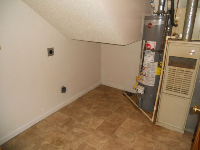 Building Photo - 2308 Lowell Dr
