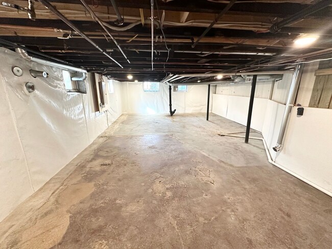 Building Photo - 2177 Coventry Rd