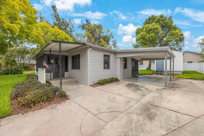 Building Photo - Cute 1 bedroom home with 2 patios and shed***MOVE IN JUNE 20TH****