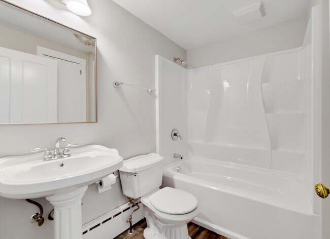 Building Photo - 519 N Park St