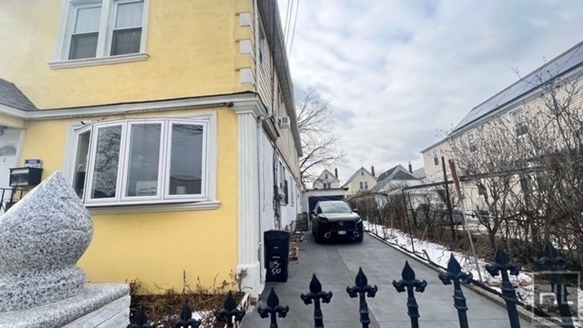 Building Photo - 115-50-115149 149th St