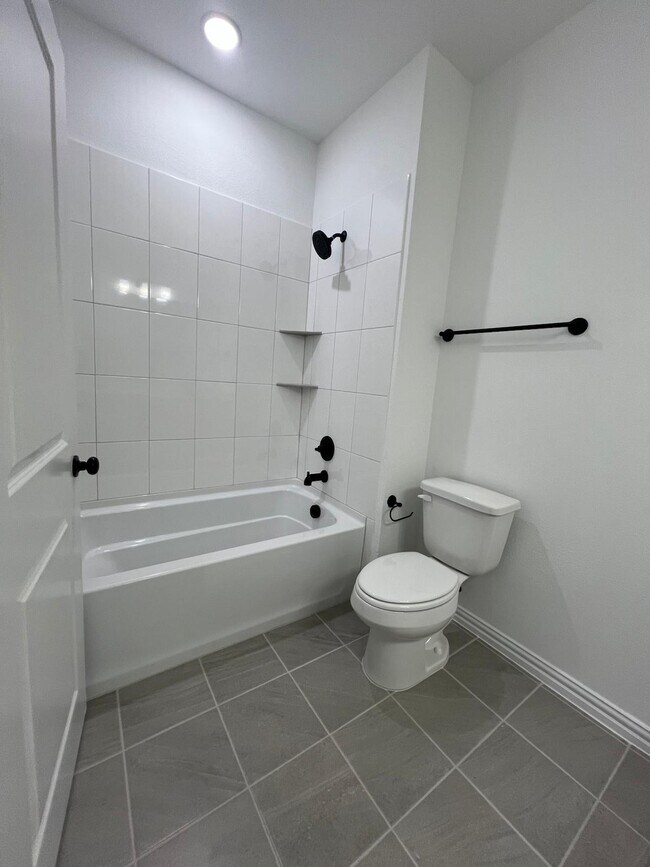 Building Photo - 3758 Pierce Ln