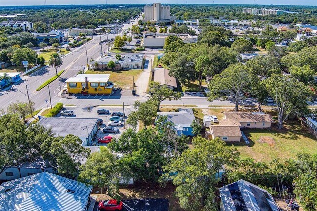 Building Photo - 810 2nd Ave NW