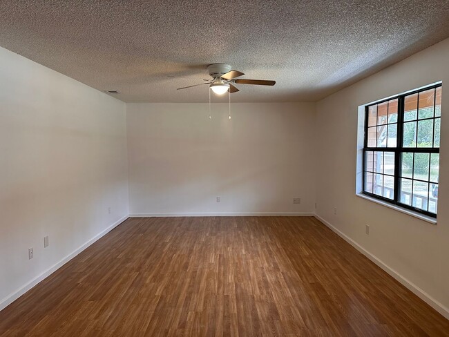 Building Photo - 562 Mush Bluff Rd