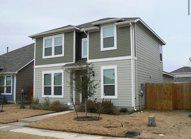 Building Photo - Modern 3 Bed and 2.5 Bath Home Near Downto...