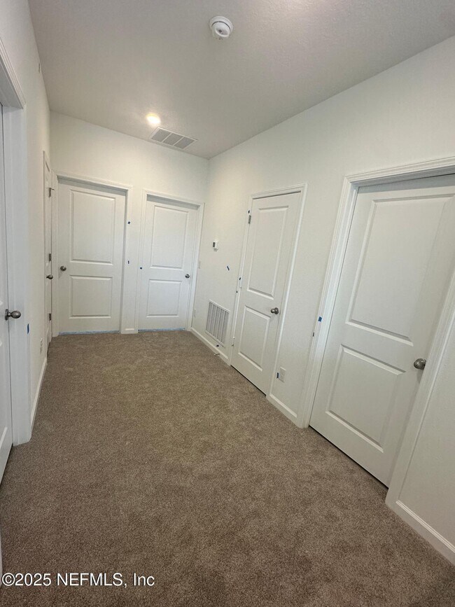 Building Photo - 483 Cherry Elm Dr