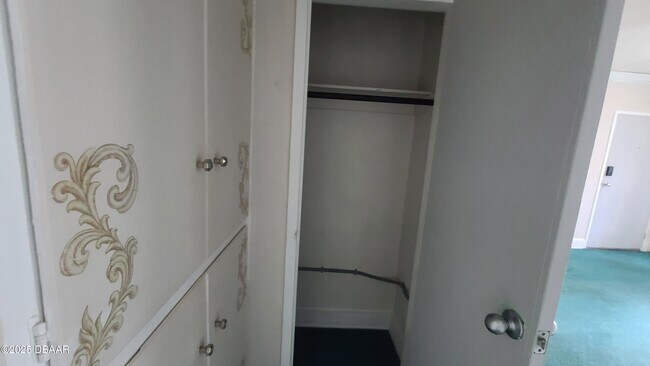 Building Photo - 500 S Beach St