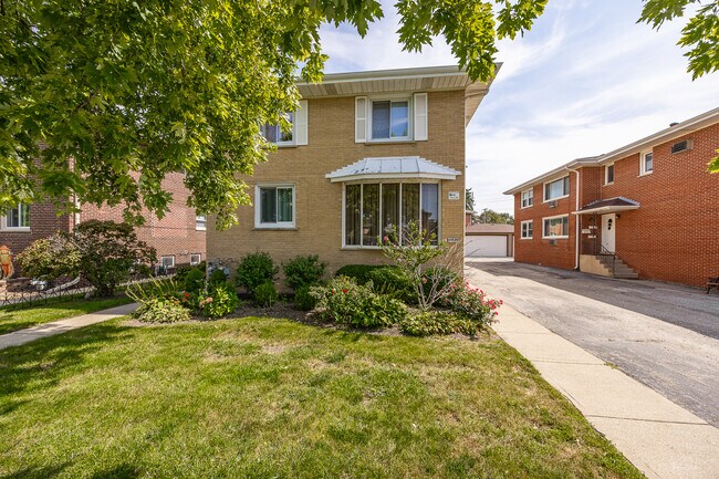 Building Photo - 4429 Prairie Ave