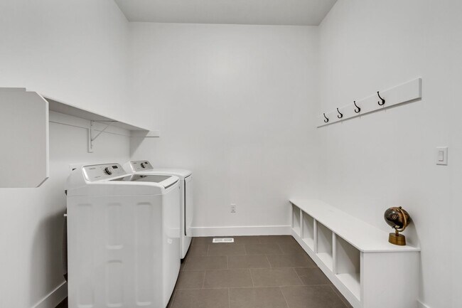 Building Photo - Modern Home in Heber – Available Now!