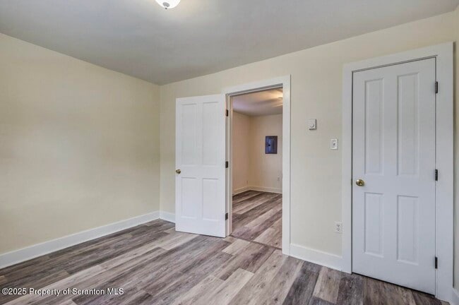 Building Photo - 144-144 Market St