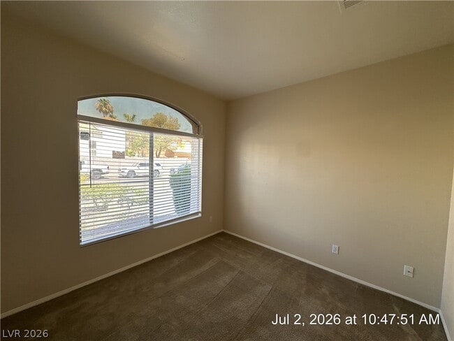 Building Photo - 122 McLaren St