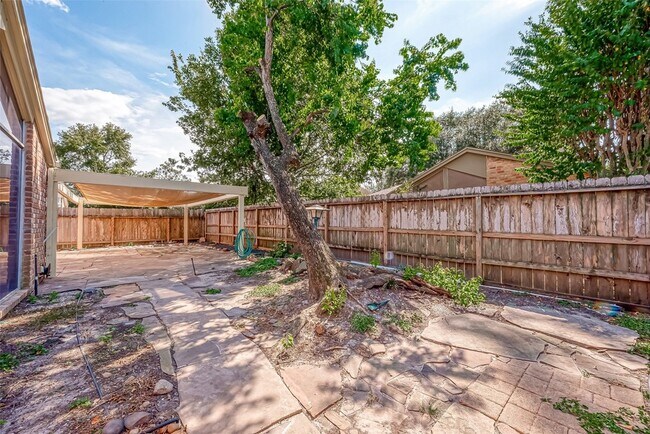 Building Photo - 365 Champions Colony III St