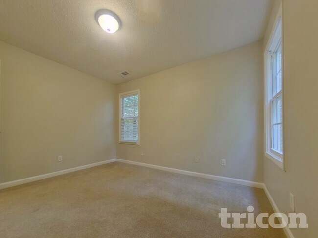 Building Photo - 21 Oliver Ct