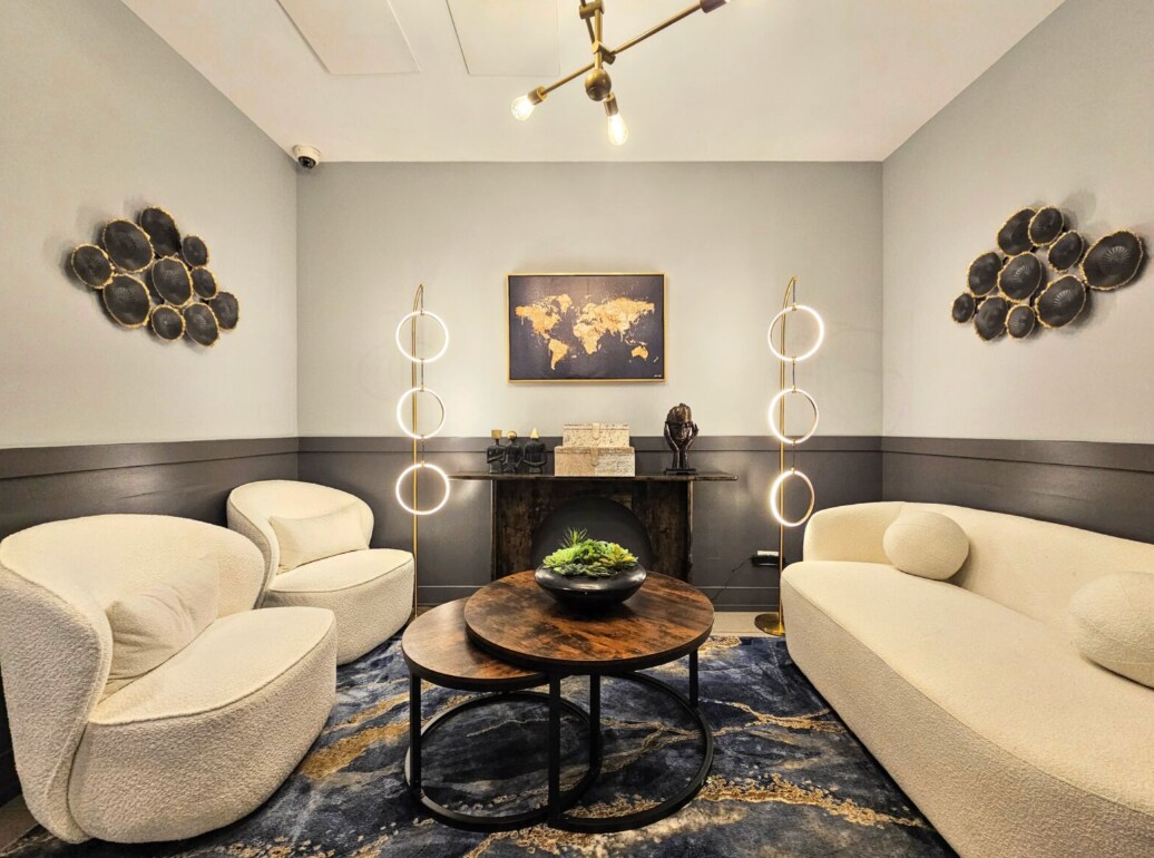 Building Photo - 1225 N La Salle Dr