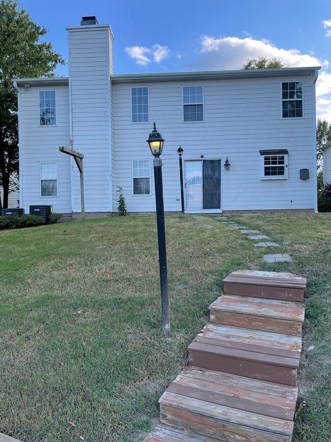 Building Photo - 511 N Water's Edge Dr
