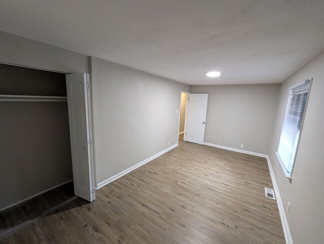 Building Photo - Grenshaw Greatness