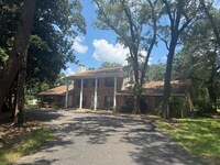 Building Photo - 3336 Colonial Oaks Dr
