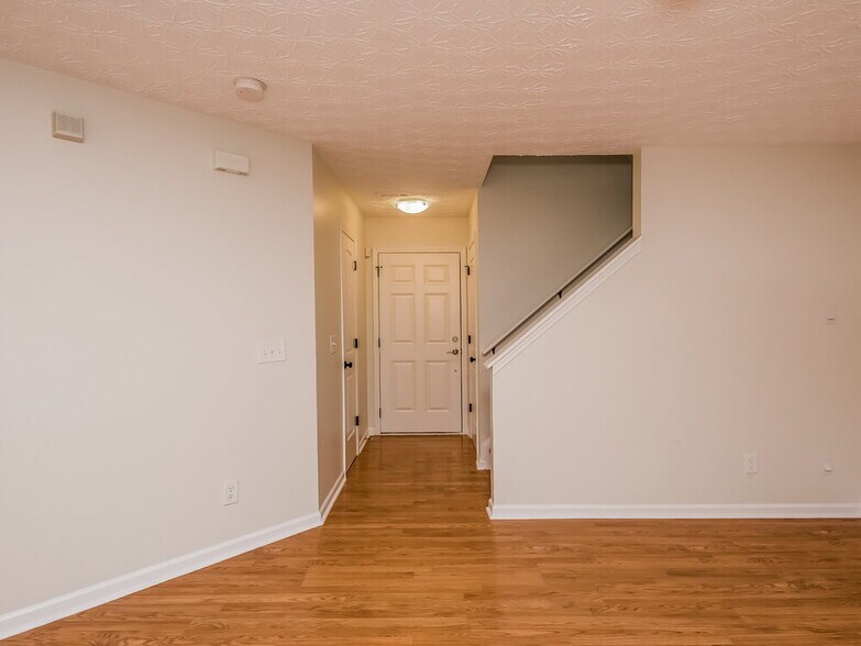Building Photo - 120 Holly Mill Village Dr