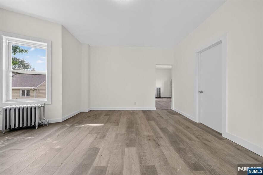 Building Photo - 66 Boulevard