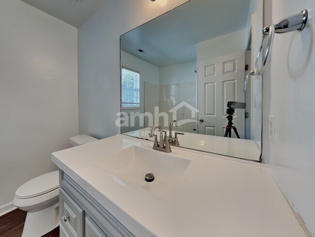 Building Photo - 2916 Filbert St