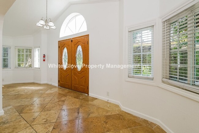 Building Photo - Remodeled 1924 3 Bedroom LA Home