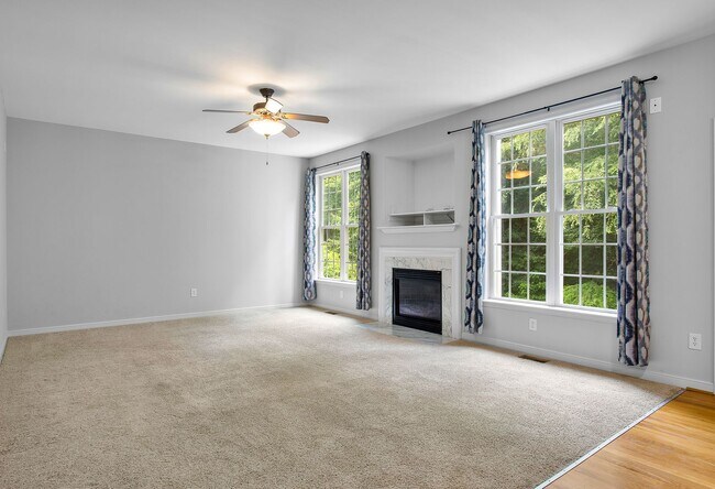 Building Photo - HAMPTON PARK - Pristine 4-5 bedroom home a...