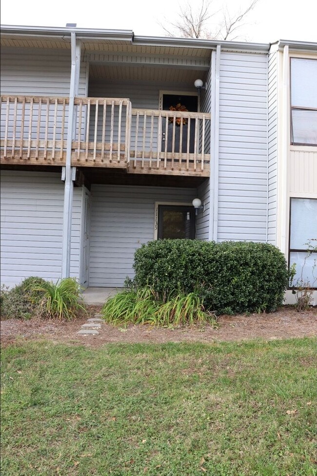 Building Photo - Beautiful condo
