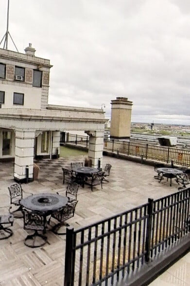 Primary Photo - 15 E Kirby St