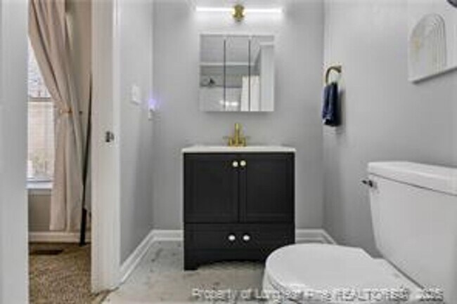 Building Photo - 2527 SIlverbell