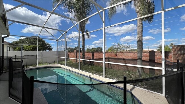 Building Photo - 112 Cello St