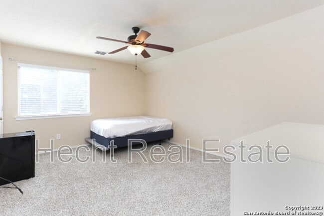 Building Photo - 335 Red Quill Nest