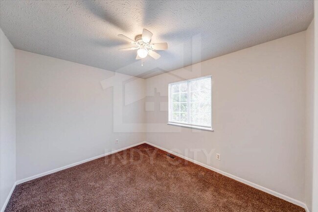 Building Photo - 542 Woods Crossing Dr