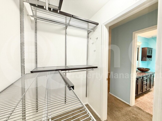 Building Photo - 1242 W Glenmere Dr