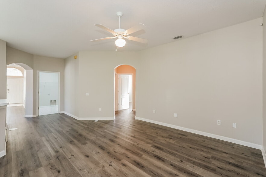 Building Photo - 25152 7 Rivers Cir
