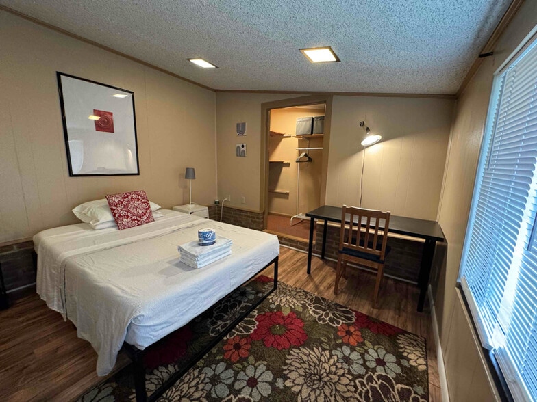 Building Photo - 119 Aldrich Dr