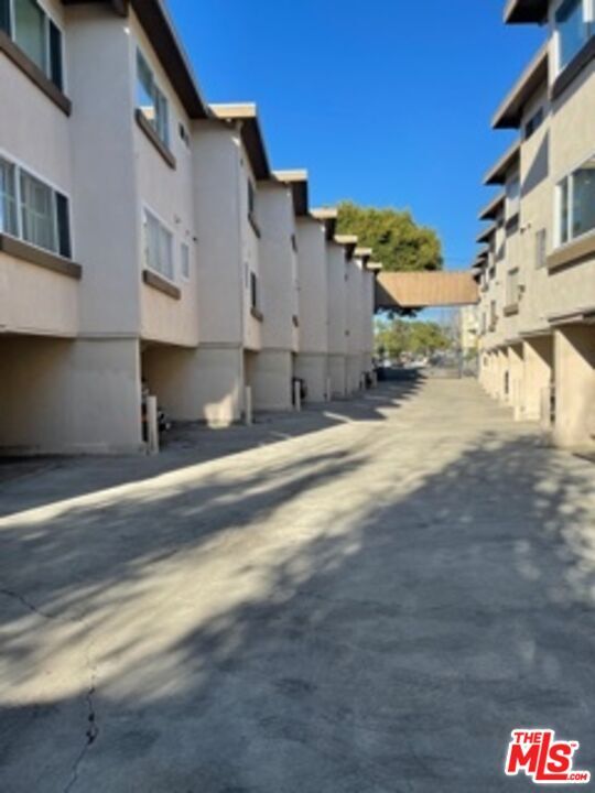 Building Photo - 4591 Inglewood Blvd