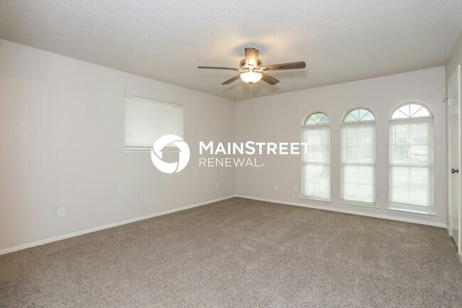 Building Photo - 3 Bedroom Pet-Friendly Home in Irving, TX with Main Street Renewal