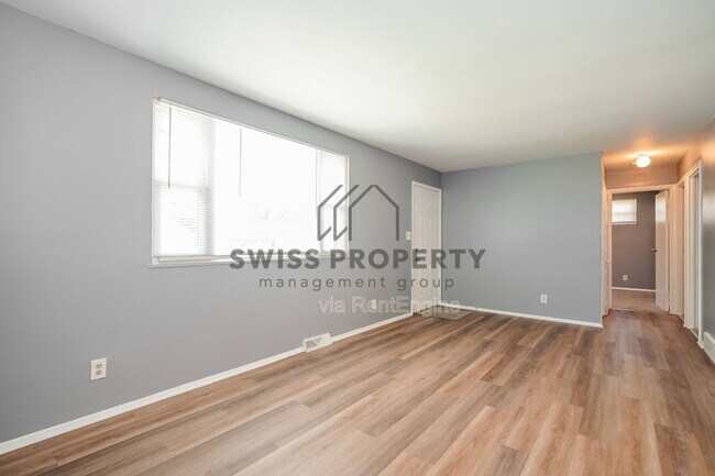 Building Photo - 1642 Marina Dr