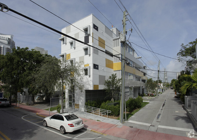 Building Photo - Steven Chaykin Apartments