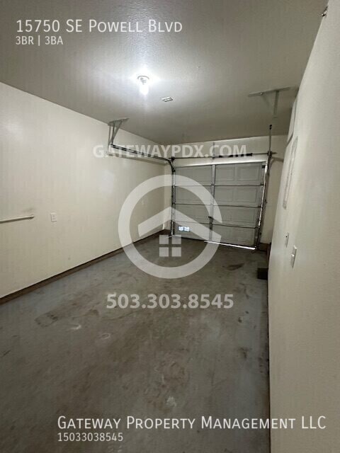 Building Photo - 15750 SE Powell Blvd