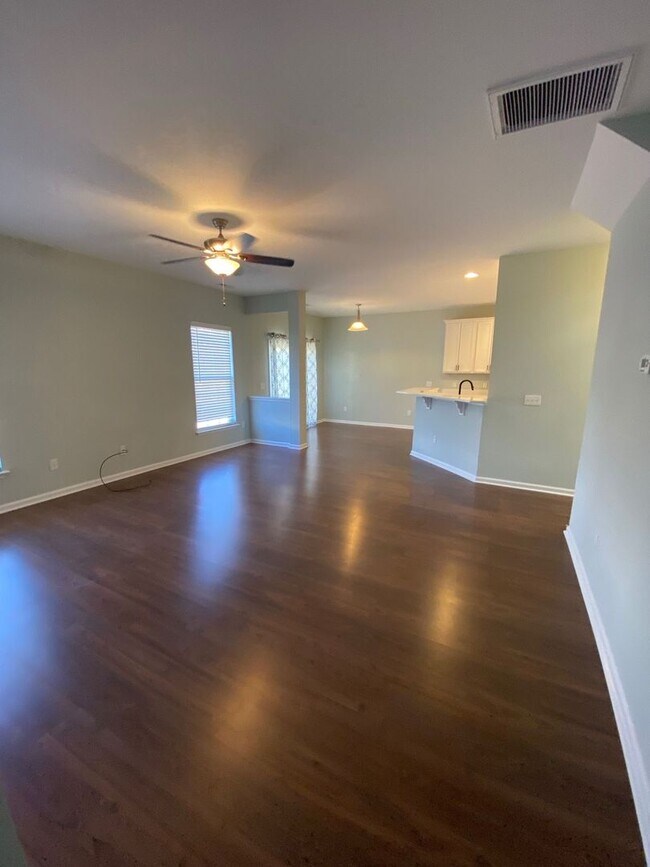 Building Photo - LEGEND OAKS DORCHESTER DISTRICT TWO SCHOOLS