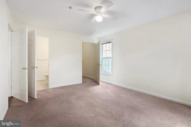 Building Photo - 502 Bradley Ct