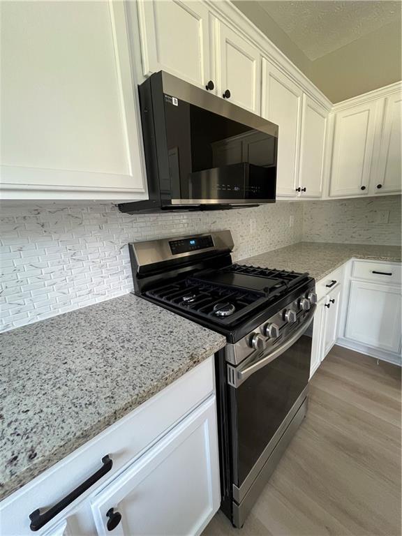 Building Photo - 2147 St Albans Pl