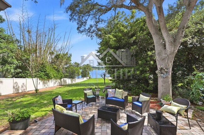 Building Photo - 6714 Nina Rosa Dr