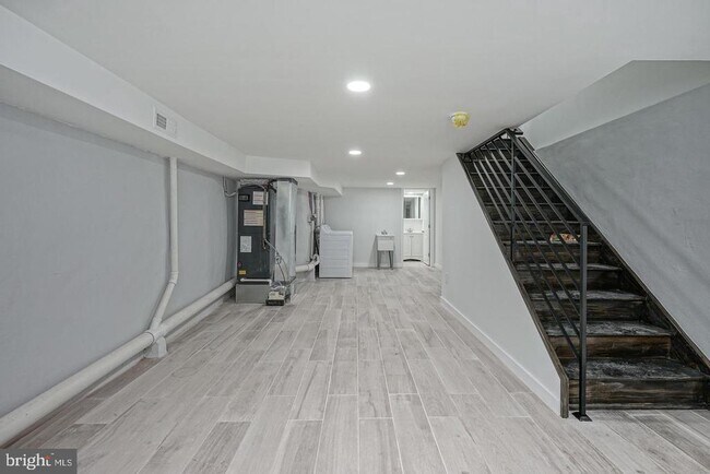 Building Photo - 1831 Point Breeze Ave