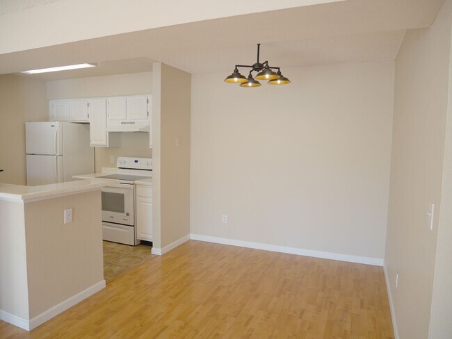 Building Photo - 7468 S Alkire St