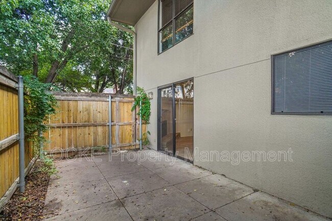 Building Photo - 4920 Byers Ave