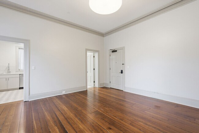 Building Photo - 124 E Mc Donough St