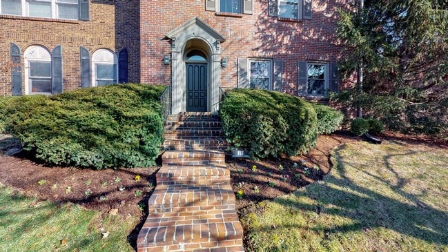 Building Photo - 311 Patchen Dr