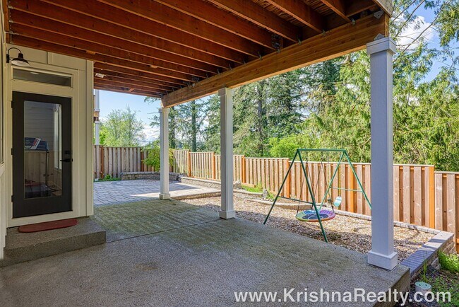 Building Photo - 16685 NW Crossvine St